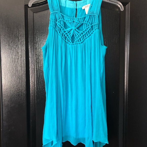 Cache Tops - Cache turquoise top. Silk overlay. Crochet, small